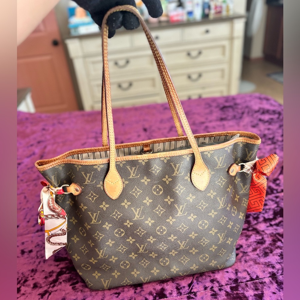 Louis Vuitton Monogram Neverfull MM Tote